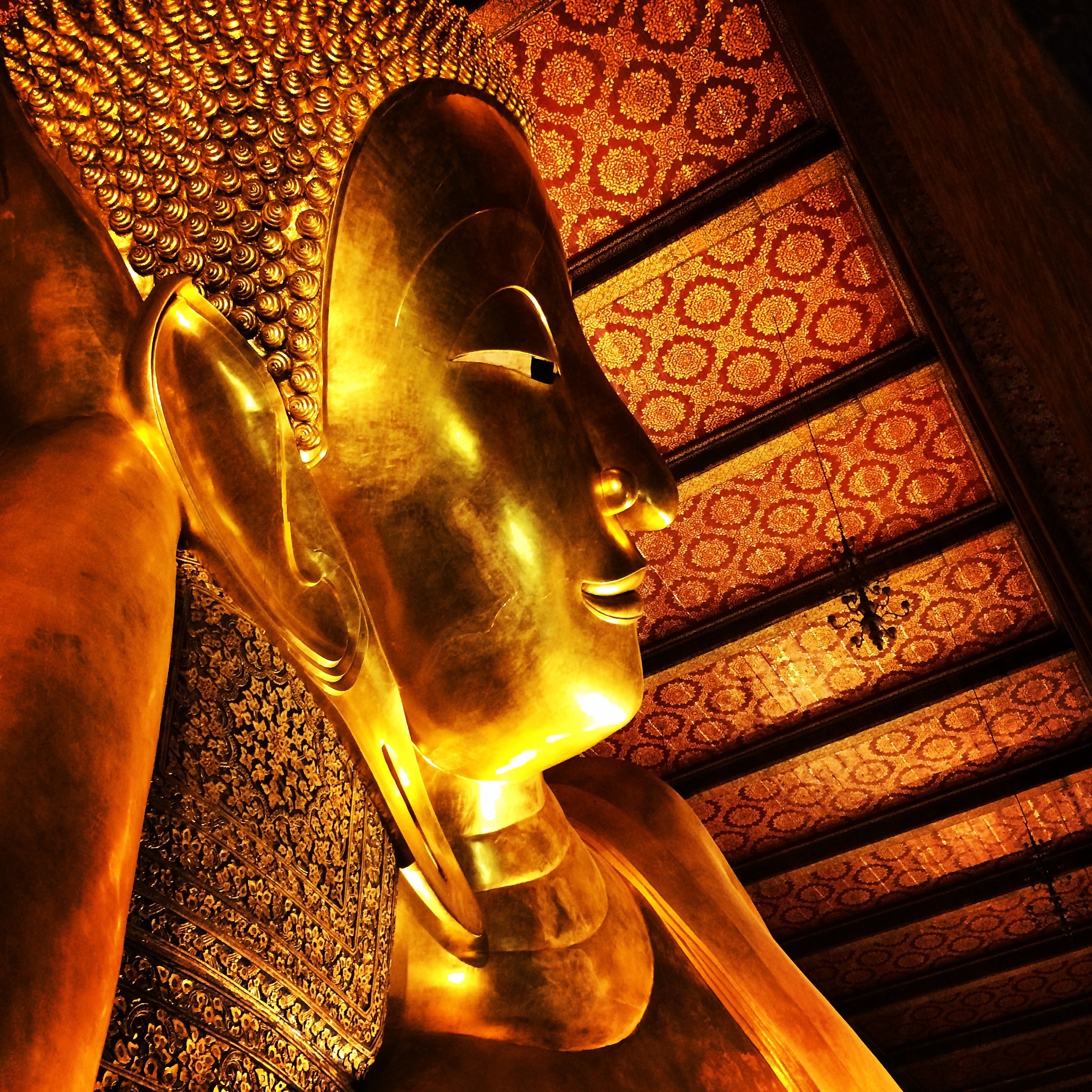 the Reclining Buddha at Wat Pho, Bangkok, Thailand